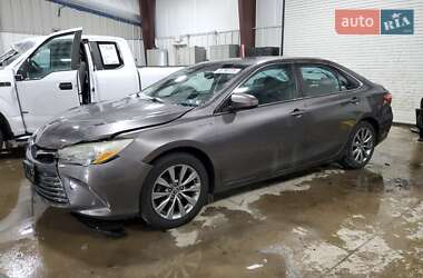 Седан Toyota Camry 2015 в Киеве