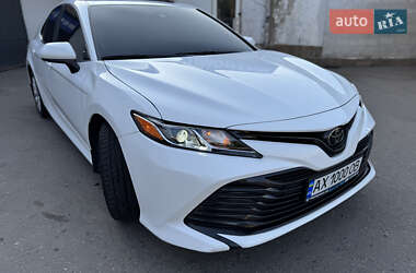 Седан Toyota Camry 2018 в Харькове