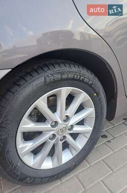 Седан Toyota Camry 2015 в 