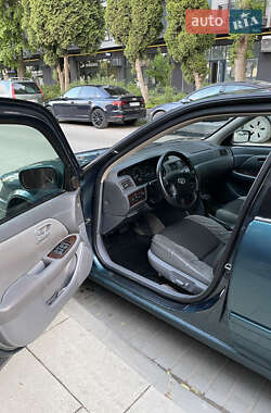 Седан Toyota Camry 2001 в 