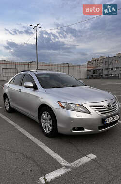 Седан Toyota Camry 2006 в Киеве