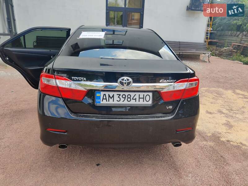 Седан Toyota Camry 2012 в Житомире