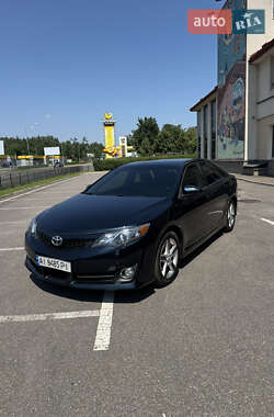 Седан Toyota Camry 2013 в Києві