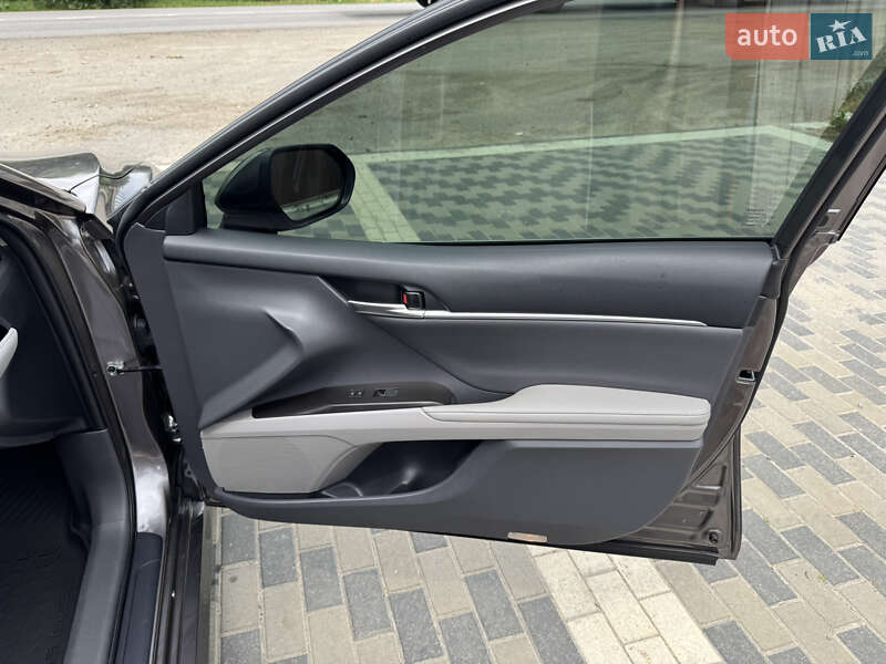 Седан Toyota Camry 2021 в Ирпене