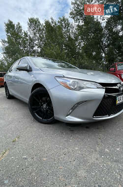 Седан Toyota Camry 2015 в Киеве