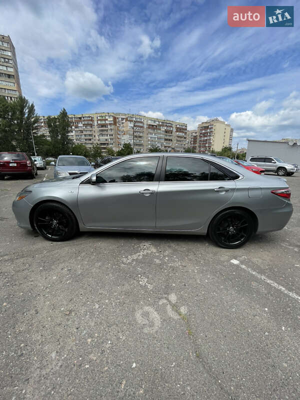 Седан Toyota Camry 2015 в Киеве