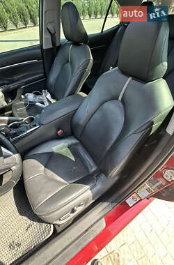 Седан Toyota Camry 2018 в 