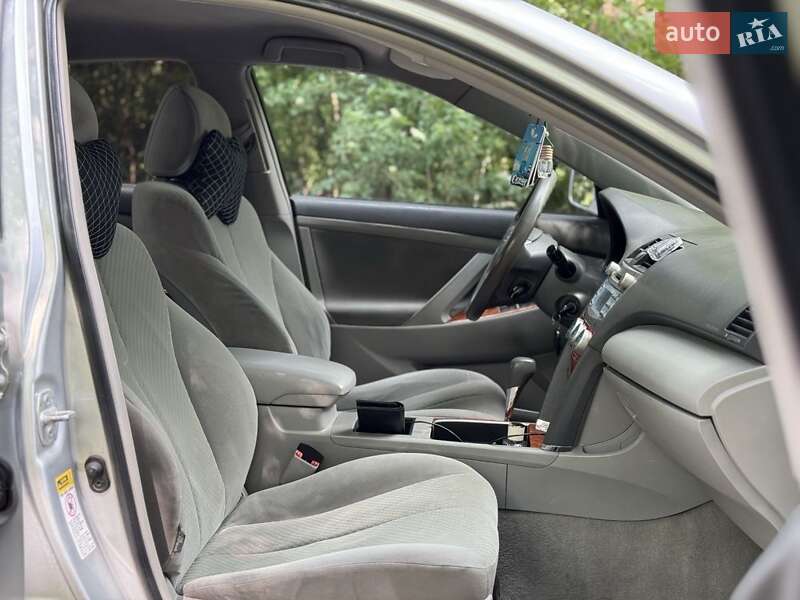 Седан Toyota Camry 2007 в Золочеве