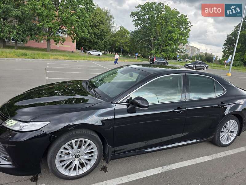 Toyota Camry 2019