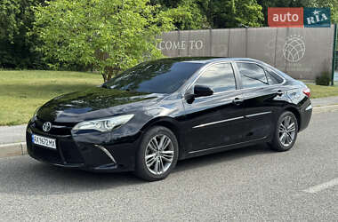 Седан Toyota Camry 2016 в Києві