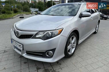Седан Toyota Camry 2012 в Львові