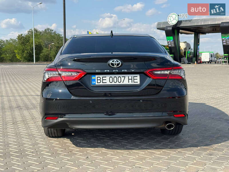 Седан Toyota Camry 2023 в Миколаєві