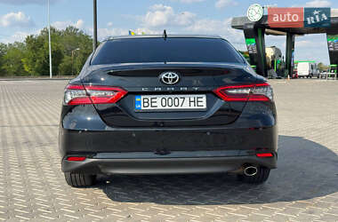 Седан Toyota Camry 2023 в 