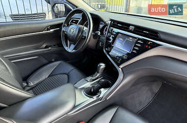 Седан Toyota Camry 2018 в 