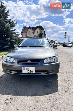 Седан Toyota Camry 2000 в Киеве