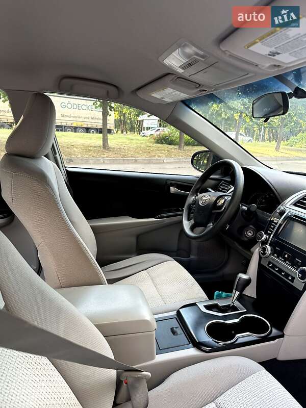 Седан Toyota Camry 2014 в Умані