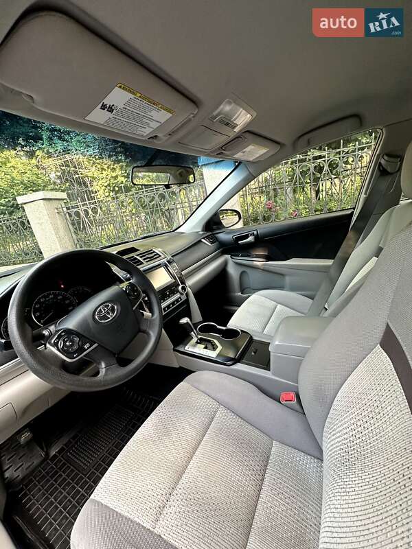 Седан Toyota Camry 2014 в Умані