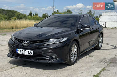 Седан Toyota Camry 2018 в Виннице