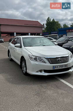 Седан Toyota Camry 2012 в Киеве