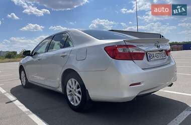 Седан Toyota Camry 2013 в 