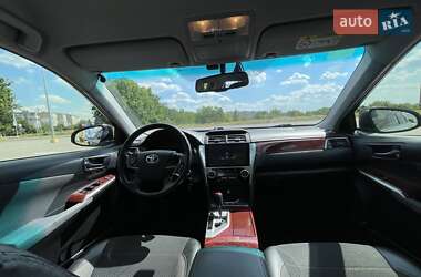 Седан Toyota Camry 2013 в 