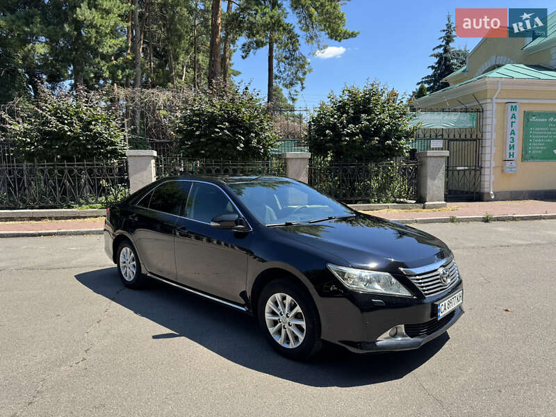 Седан Toyota Camry 2013 в Умани