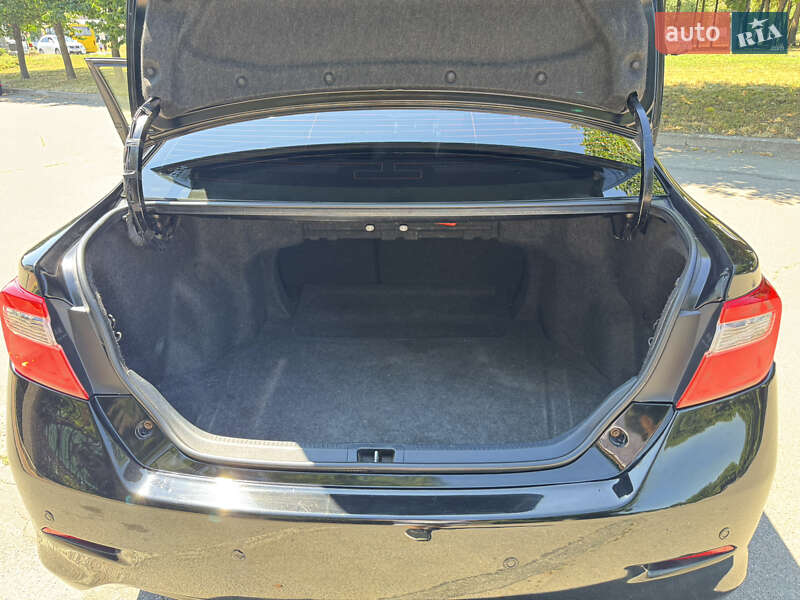 Седан Toyota Camry 2013 в Умани