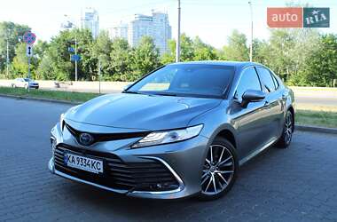 Седан Toyota Camry 2021 в Киеве