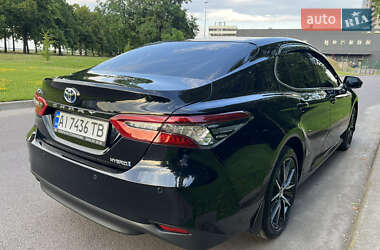 Седан Toyota Camry 2023 в Киеве