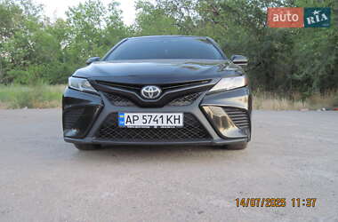 Седан Toyota Camry 2017 в Запорожье