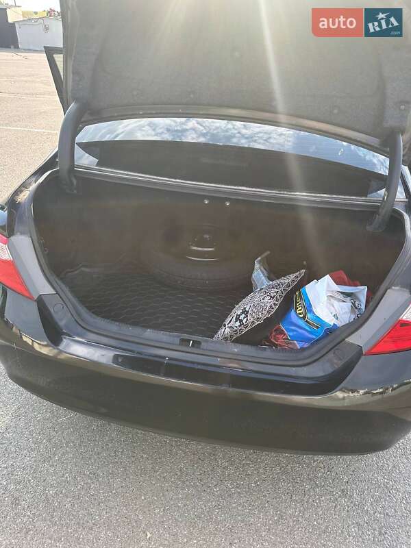 Седан Toyota Camry 2014 в Києві