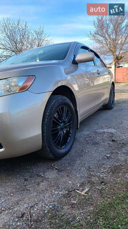 Седан Toyota Camry 2006 в Николаеве