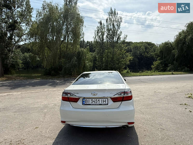Седан Toyota Camry 2016 в Полтаві