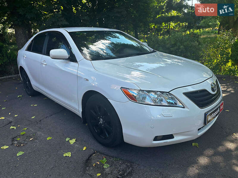 Седан Toyota Camry 2008 в Киеве