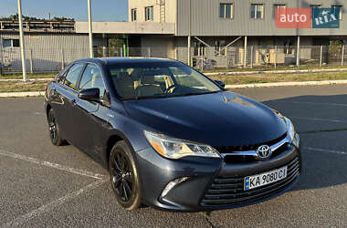 Седан Toyota Camry 2016 в Києві
