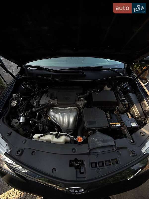 Седан Toyota Camry 2013 в Днепре