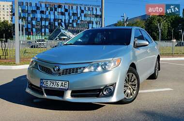 Седан Toyota Camry 2014 в Харкові
