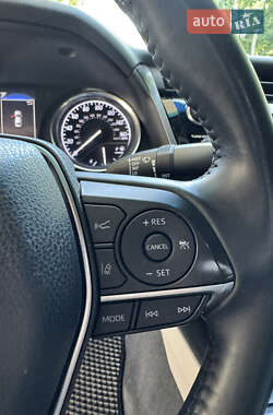 Седан Toyota Camry 2018 в 
