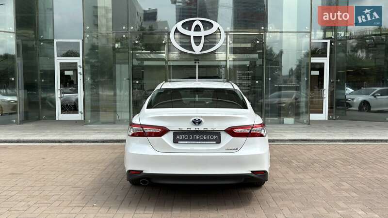 Седан Toyota Camry 2019 в Києві