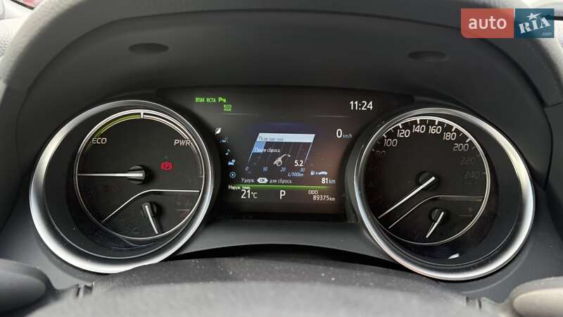 Седан Toyota Camry 2019 в Києві
