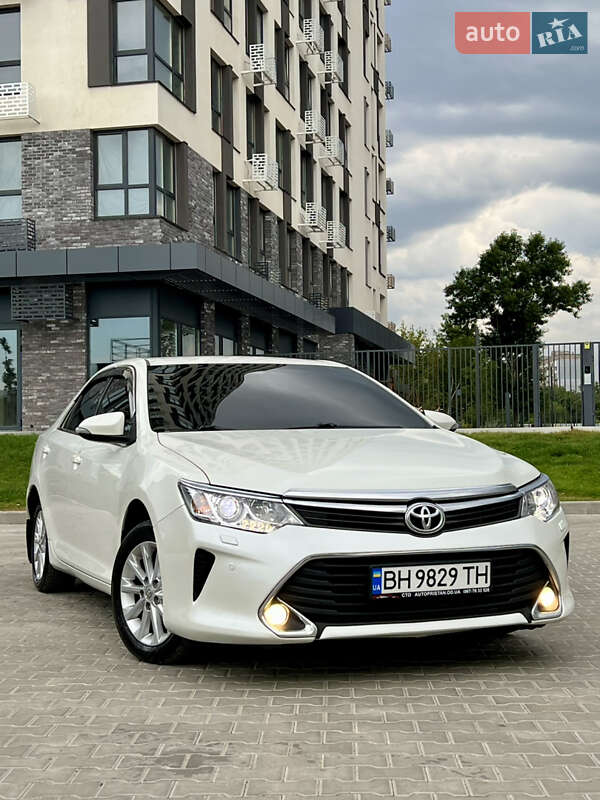 Toyota Camry 2015