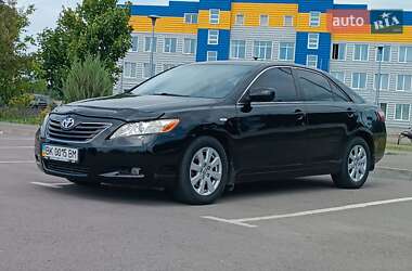 Седан Toyota Camry 2007 в Сарнах