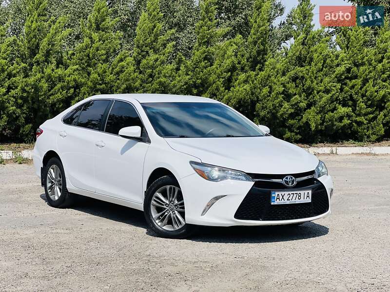 Toyota Camry 2015