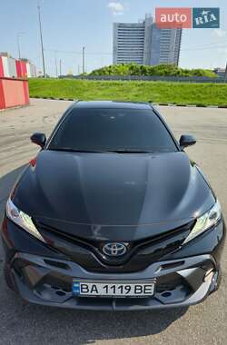 Седан Toyota Camry 2019 в 