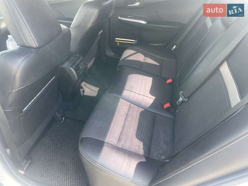 Седан Toyota Camry 2014 в Києві