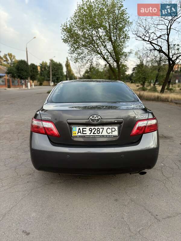 Седан Toyota Camry 2008 в Кривому Розі