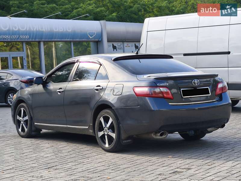 Седан Toyota Camry 2006 в Днепре