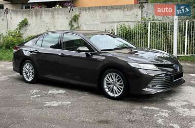 Седан Toyota Camry 2020 в Тернополі