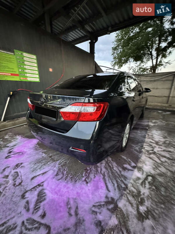 Седан Toyota Camry 2011 в Києві