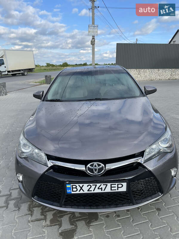 Седан Toyota Camry 2014 в Тернополі